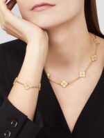 18K solid gold vintage 5 motif clover bracelet