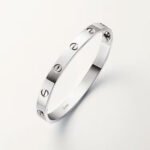 18K White Gold Screw Motif Bangle Bracelet