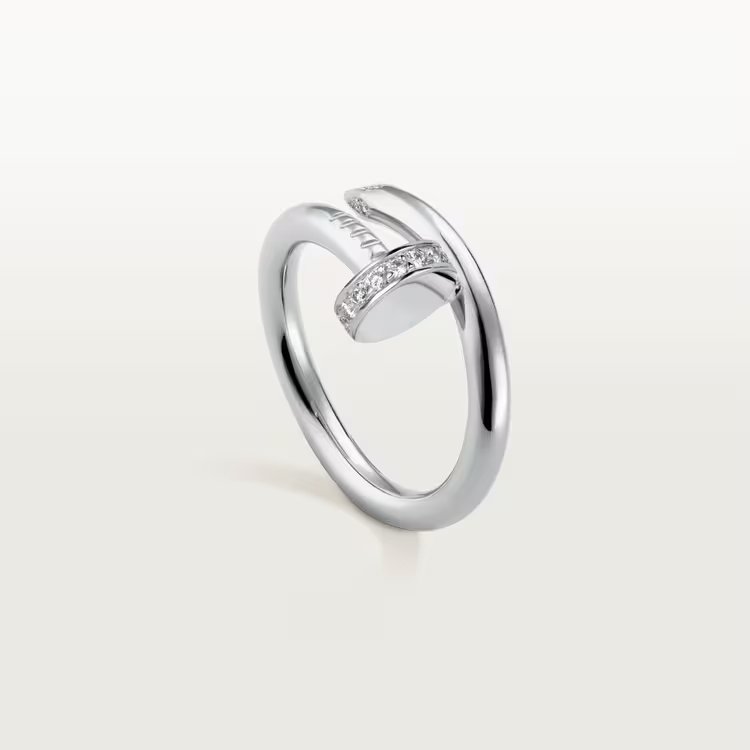 18K white gold diamond nail ring 18K white gold diamond nail ring
