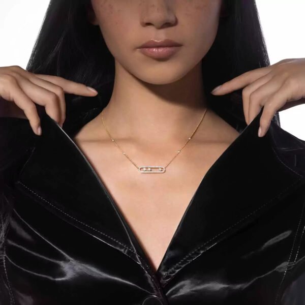 yellow gold three diamond bar pendant necklace